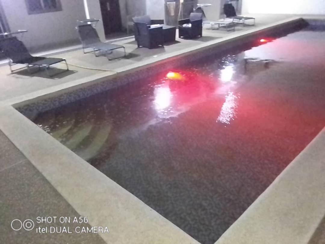 Villa Diambars Sali Tapé エクステリア 写真